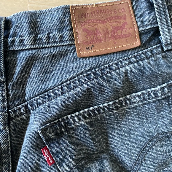 Levi’s 501® original women’s shorts - Picture 2 of 3